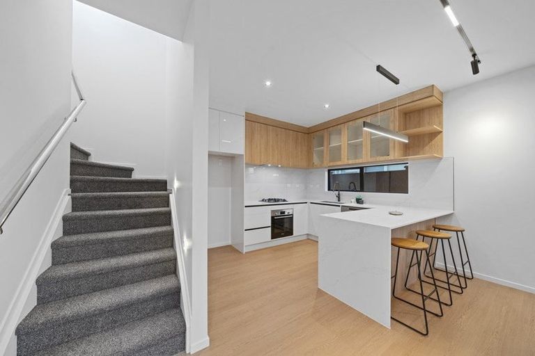 Photo of property in 23c Wanaka Place, Pakuranga Heights, Auckland, 2010