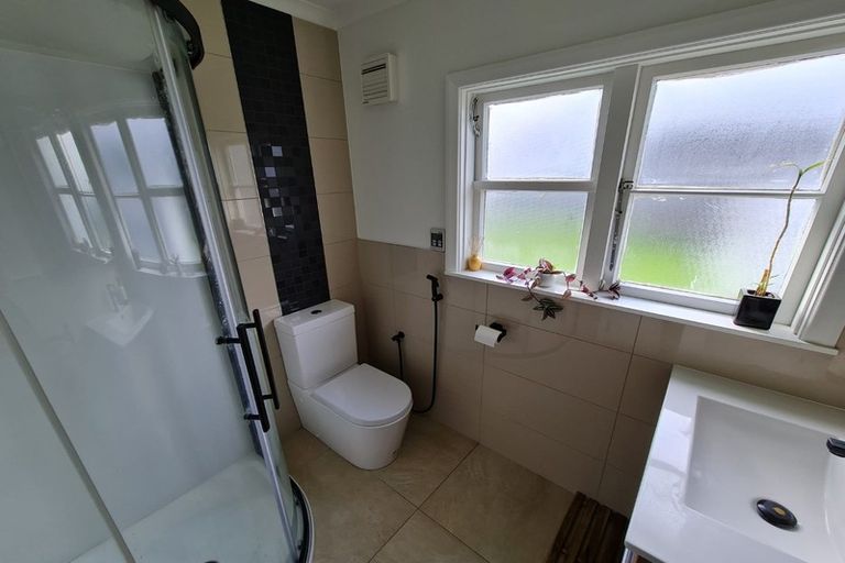 Photo of property in 5 Bledisloe Crescent, Wainuiomata, Lower Hutt, 5014