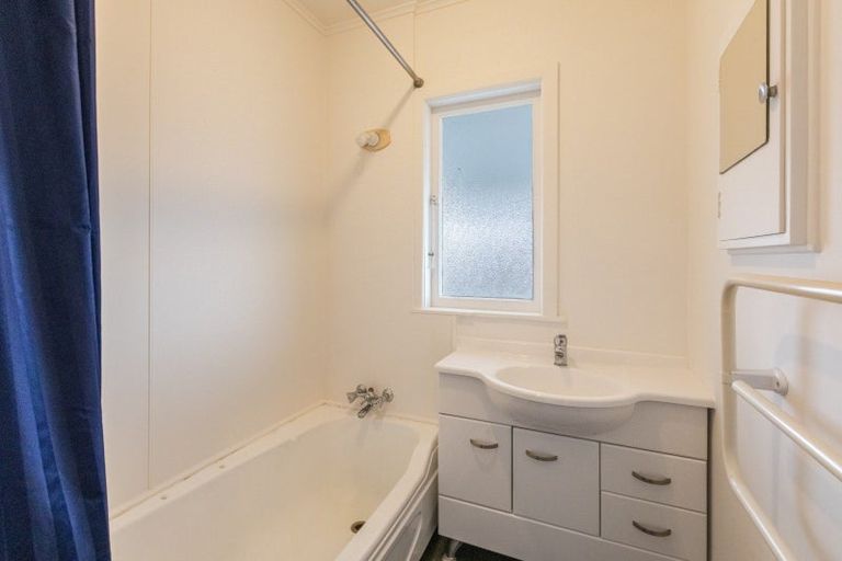 Photo of property in 1/11 Meeanee Quay, Westshore, Napier, 4110