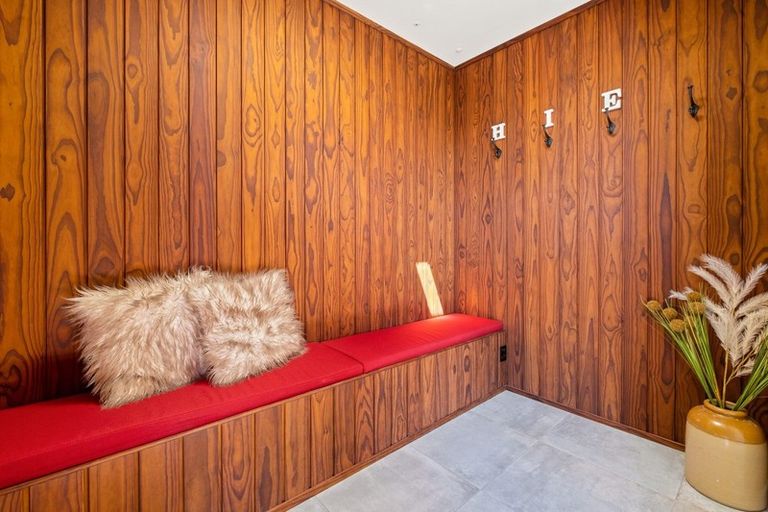 Photo of property in 19 Stackbrae Avenue, Wanaka, 9305