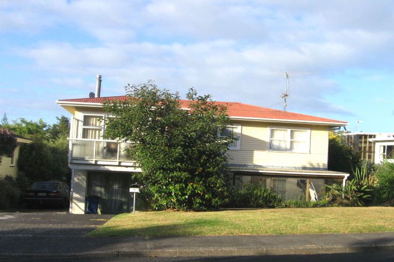 Photo of property in 50 Lynden Avenue, Hillcrest, Auckland, 0627