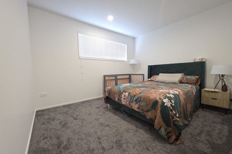 Photo of property in 14a Riserra Drive, Ranui, Auckland, 0612