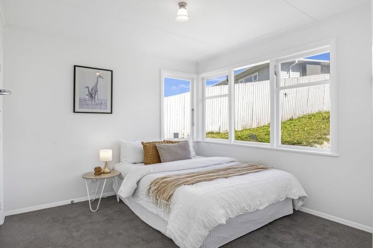 Photo of property in 6 Hampshire Street, Cannons Creek, Porirua, 5024