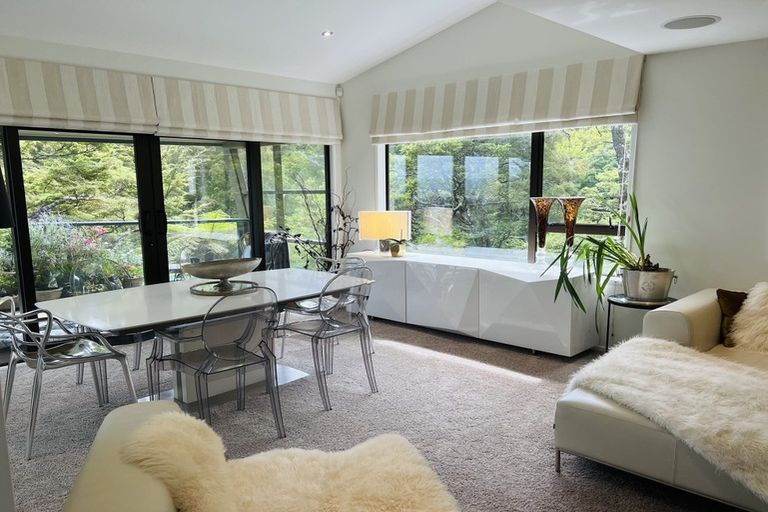 Photo of property in 136 Cheviot Road, Lowry Bay, Lower Hutt, 5013