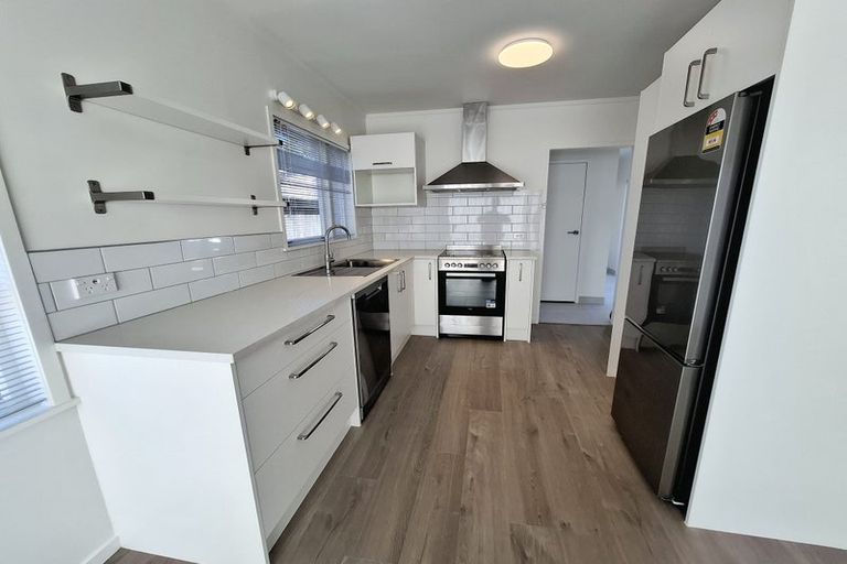 Photo of property in 1/45 Castor Bay Road, Castor Bay, Auckland, 0620