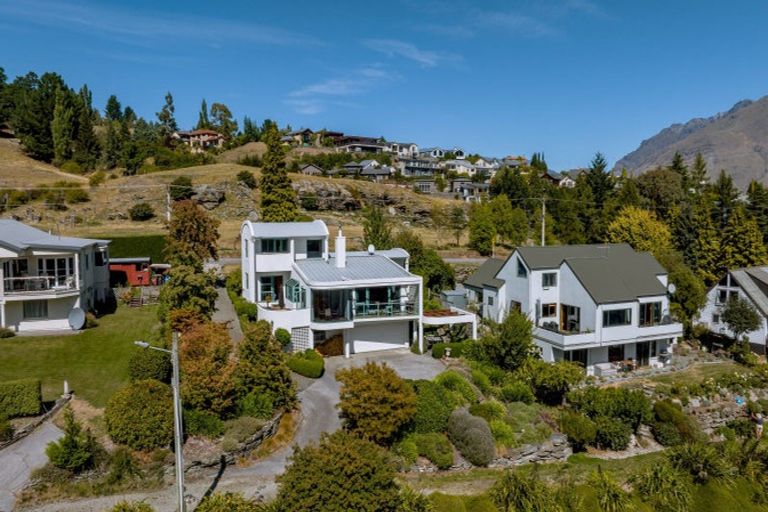 Photo of property in 415 Peninsula Road, Kelvin Heights, Queenstown, 9300