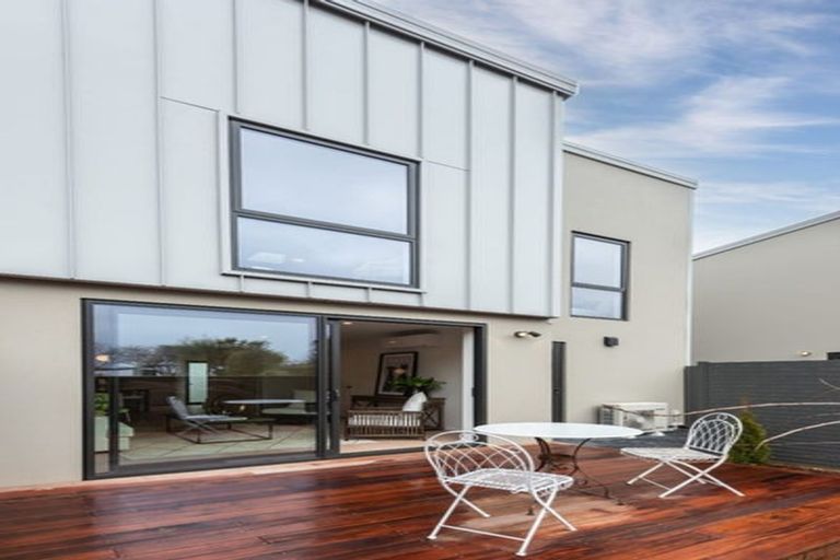 Photo of property in 200d Springfield Road, St Albans, Christchurch, 8014