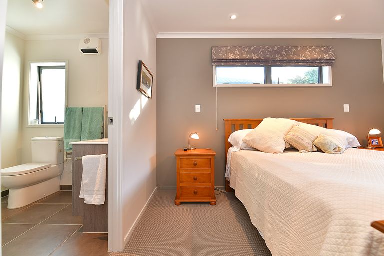 Photo of property in 2 Forest Glen, Orewa, 0931