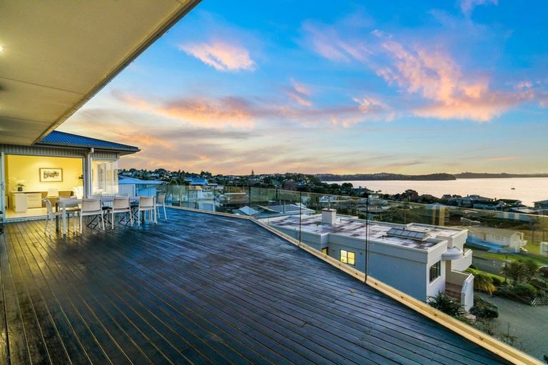 Photo of property in 53a De Luen Avenue, Tindalls Beach, Whangaparaoa, 0930