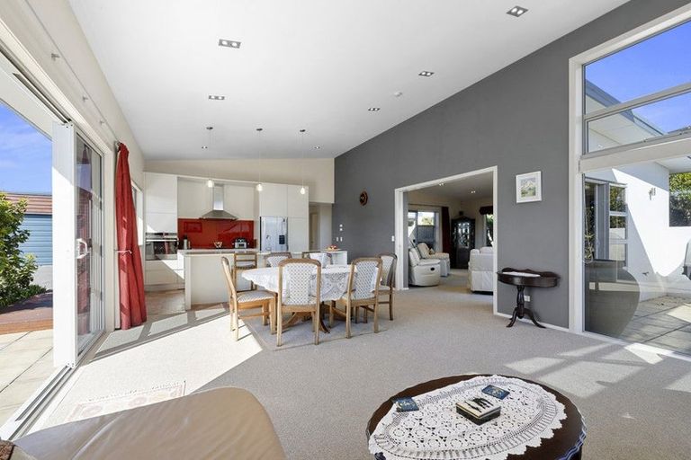 Photo of property in 4 St Andrews Parkway, Waiwhakaiho, New Plymouth, 4312