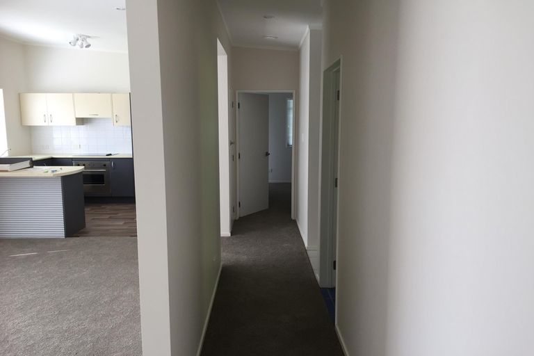 Photo of property in 5a Waiwera Place, Merrilands, New Plymouth, 4312