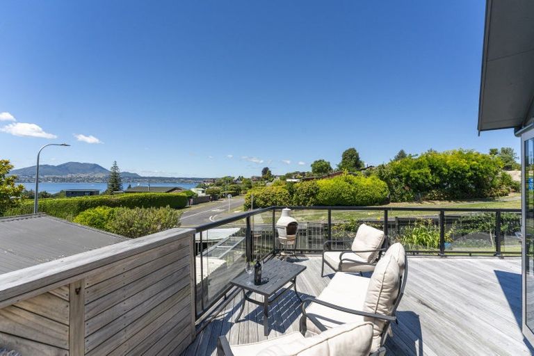Photo of property in 17 Shera Street, Acacia Bay, Taupo, 3330