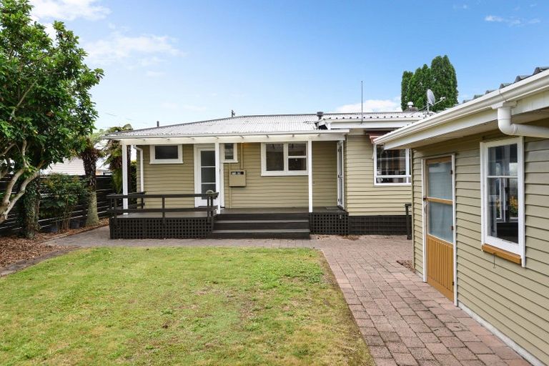 Photo of property in 12 Carlyle Avenue, Chartwell, Hamilton, 3210