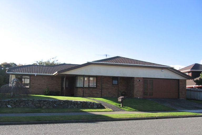 Photo of property in 44 Burbank Crescent, Churton Park, Wellington, 6037