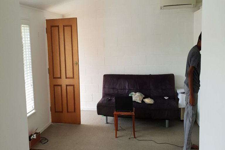 Photo of property in 3/2 Lansdowne Street, Bayswater, Auckland, 0622