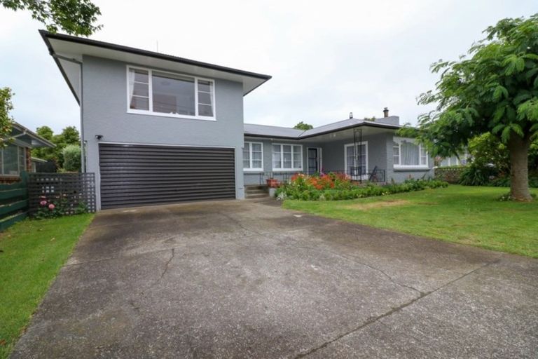 Photo of property in 33 Guy Street, Dannevirke, 4930