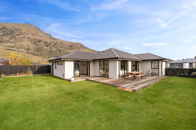 Photo of property in 11 Myles Way, Lower Shotover, Queenstown, 9304