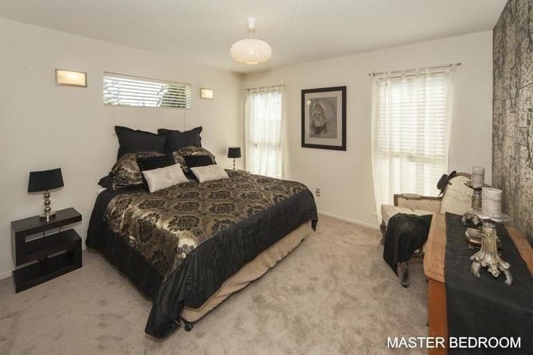 Photo of property in 145 Weatherly Road, Torbay, Auckland, 0630