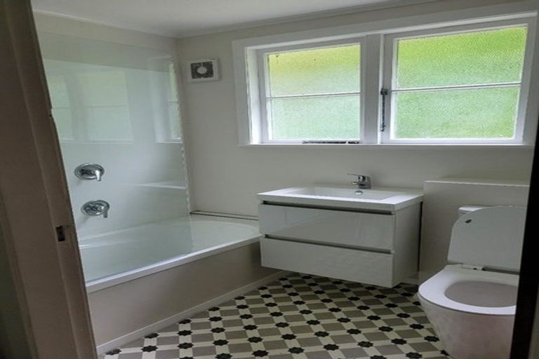 Photo of property in 47-47a Milton Road, Bluff Hill, Napier, 4110