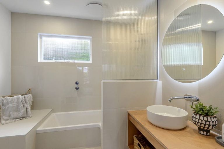 Photo of property in 121 Eastern Terrace, Beckenham, Christchurch, 8023