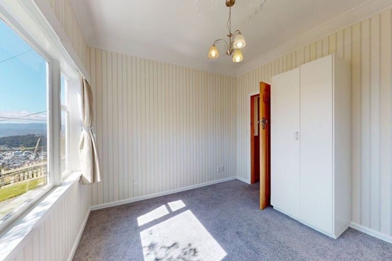 Photo of property in 168 The Ridgeway, Mornington, Wellington, 6021