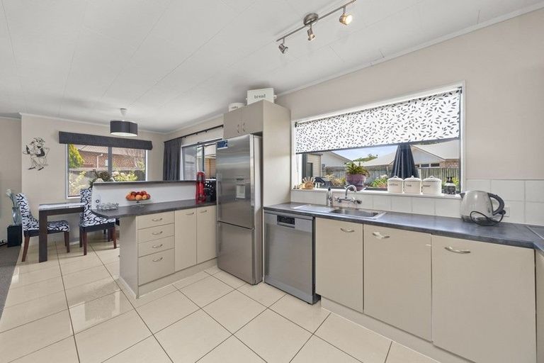 Photo of property in 12 Almond Grove, Feilding, 4702