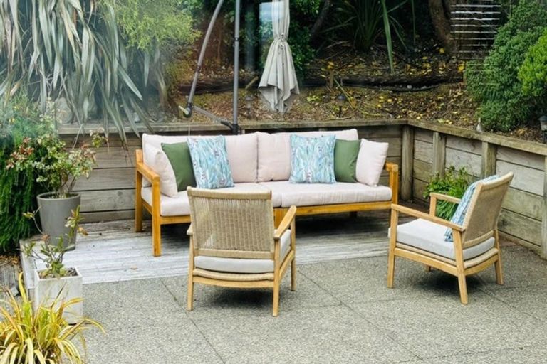 Photo of property in 39 Meadowcroft Grove, Johnsonville, Wellington, 6037