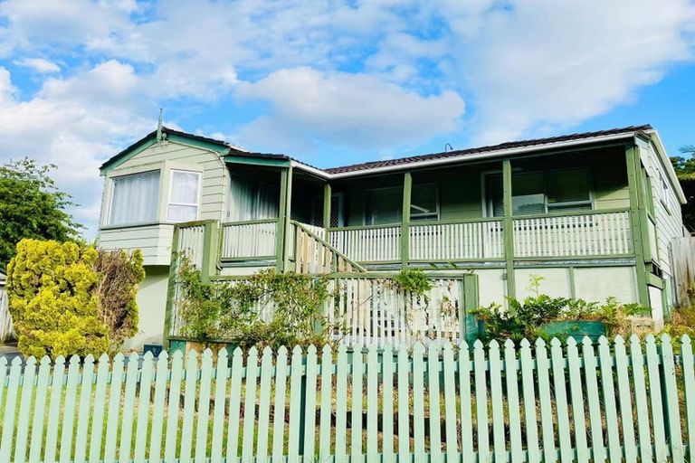Photo of property in 72 Kaipatiki Road, Glenfield, Auckland, 0629