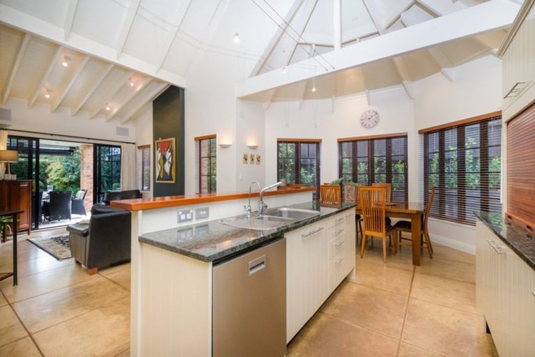 Photo of property in 9 Kahala Place, West Harbour, Auckland, 0618