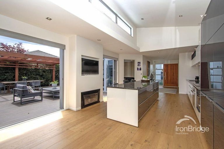 Photo of property in 14 Papaumu Green, Parklands, Christchurch, 8083