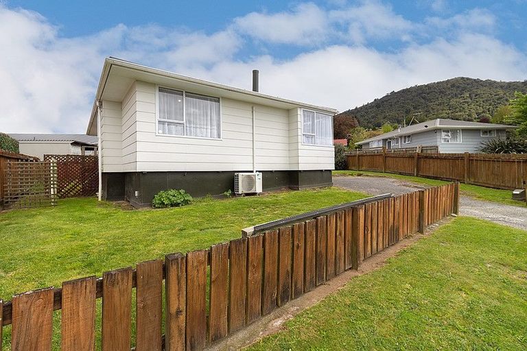 Photo of property in 8a Amethyst Place, Pukehangi, Rotorua, 3015