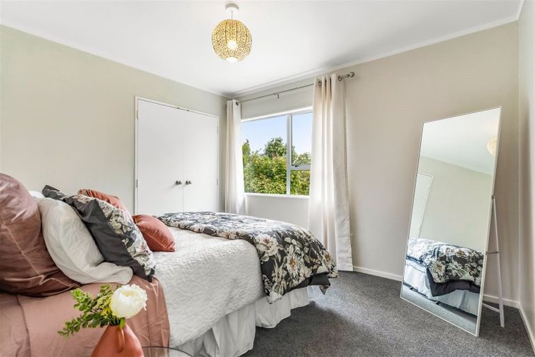 Photo of property in 2/23 Tawa Road, Te Atatu Peninsula, Auckland, 0610