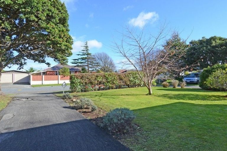 Photo of property in 39 Atiawa Crescent, Waiwhetu, Lower Hutt, 5010