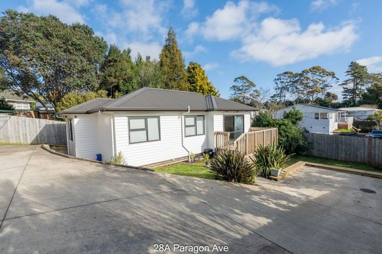 Photo of property in 28 Paragon Avenue, Beach Haven, Auckland, 0626
