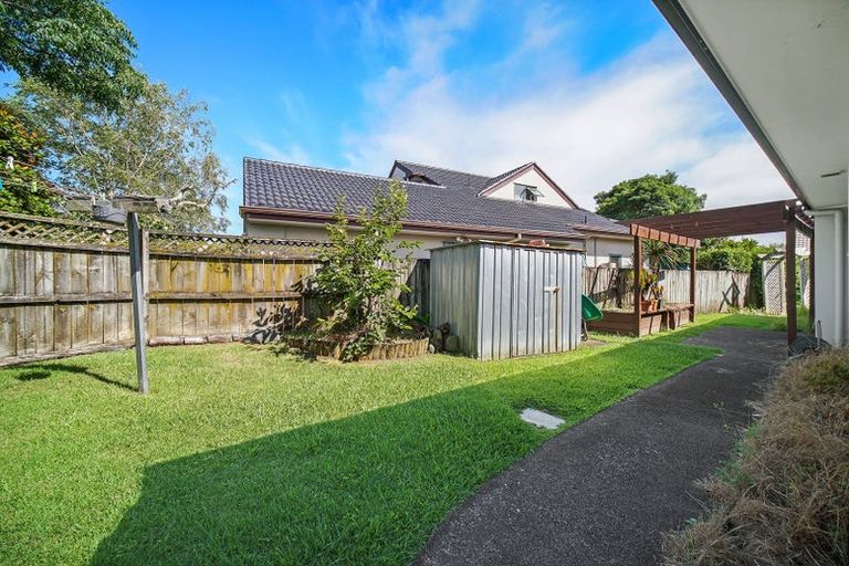 Photo of property in 2 Hillwell Drive, Henderson, Auckland, 0612