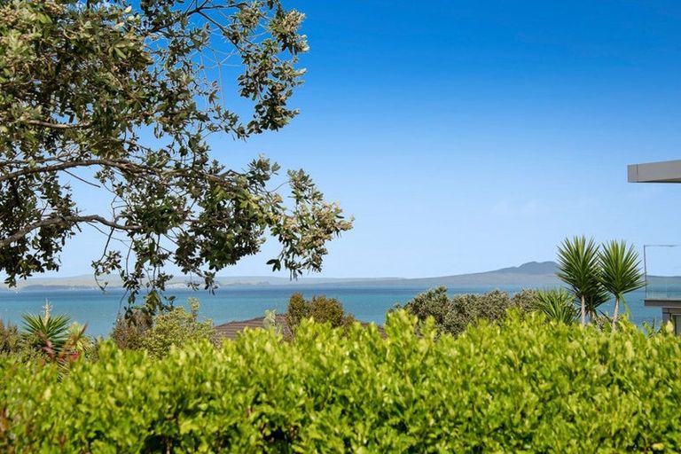 Photo of property in 896 Whangaparaoa Road, Manly, Whangaparaoa, 0930