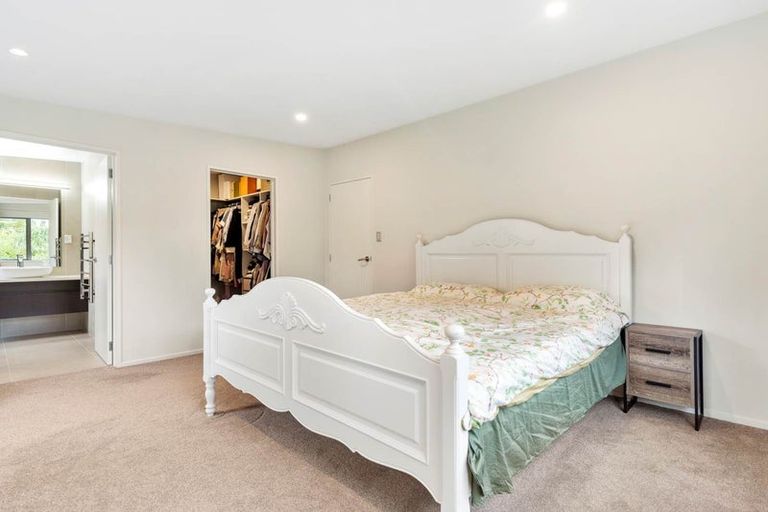 Photo of property in 71 Hebron Road, Waiake, Auckland, 0630