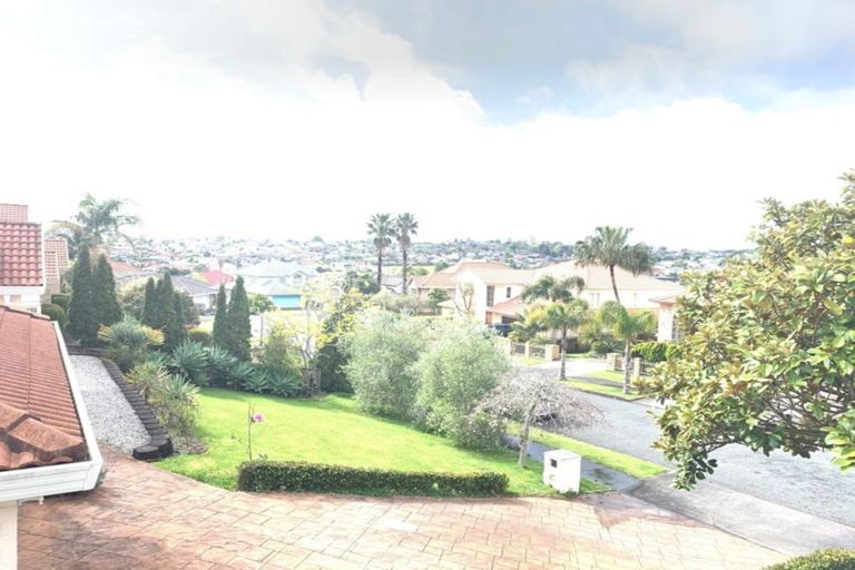 Photo of property in 21 Tumbridge Place, Somerville, Auckland, 2014