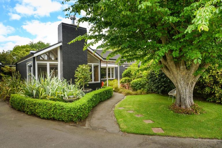 Photo of property in 26 Manapouri Crescent, Hokowhitu, Palmerston North, 4410