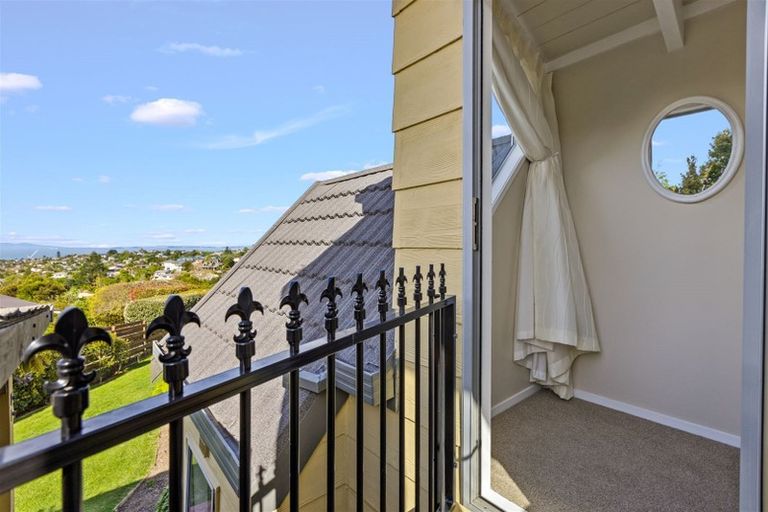 Photo of property in 673 East Coast Road, Browns Bay, Auckland, 0630