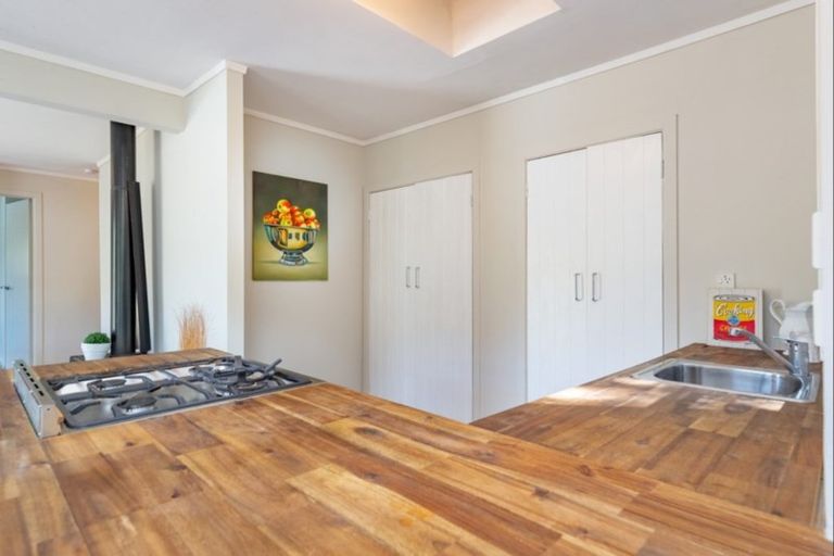 Photo of property in 49 Airlie Road, Plimmerton, Porirua, 5026