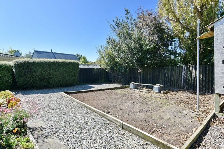 Photo of property in 6 Luxton Place, Rangiora, 7400