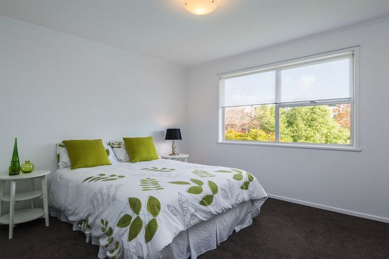 Photo of property in 16 Kirby Street, Glendene, Auckland, 0602