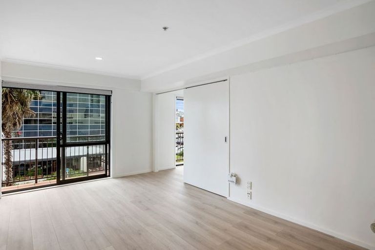 Photo of property in The Rennaissance, 5j/18 Ronwood Avenue, Manukau, Auckland, 2104