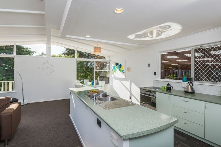 Photo of property in 16 Kirby Street, Glendene, Auckland, 0602