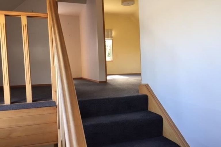 Photo of property in 2/144a Yaldhurst Road, Sockburn, Christchurch, 8042