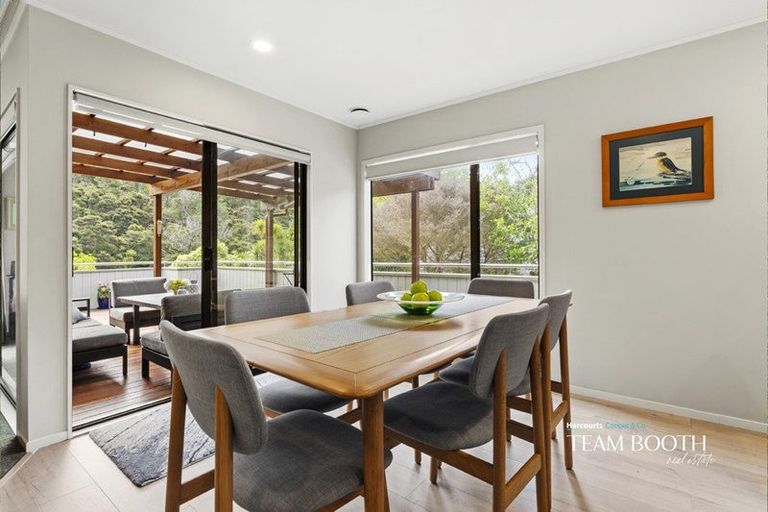 Photo of property in 126 Lynn Road, Bayview, Auckland, 0629