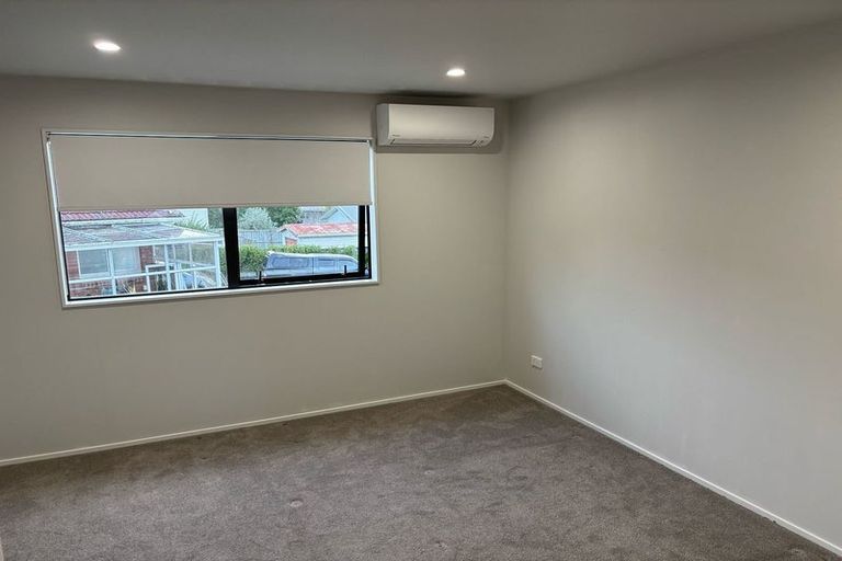 Photo of property in 7/25 Vodanovich Road, Te Atatu South, Auckland, 0610