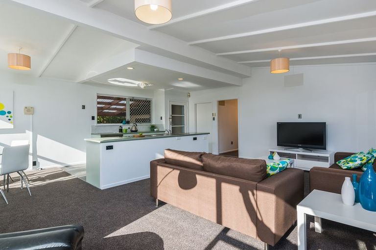 Photo of property in 16 Kirby Street, Glendene, Auckland, 0602