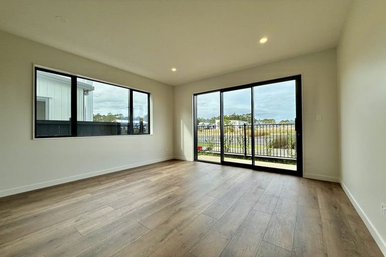 Photo of property in 77c Schoolside Road, Kumeu, 0810